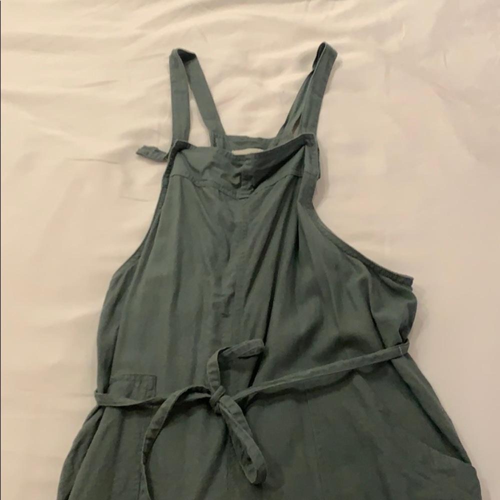 Army green jumper